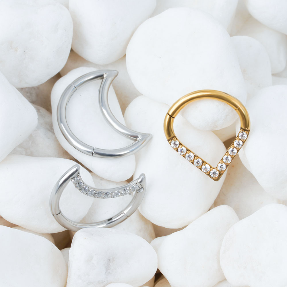 F136 Titanium Hinged Tear Drop - Septum Clicker Ring recension och pris